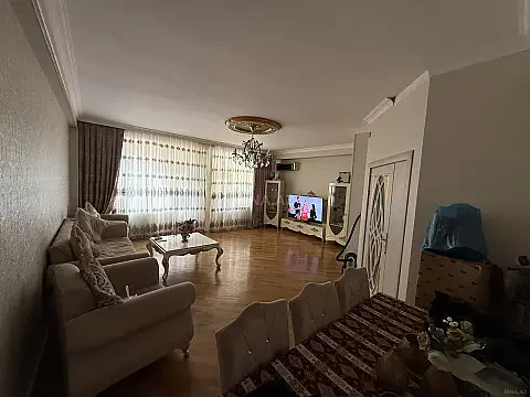Satılır 4 otaqlı mənzil 133 m²