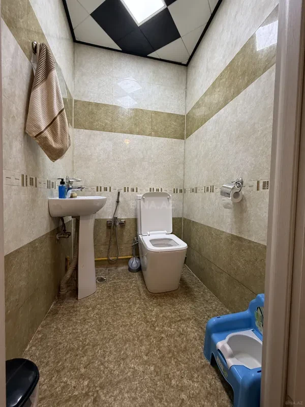 Satılır 4 otaqlı mənzil 133 m²