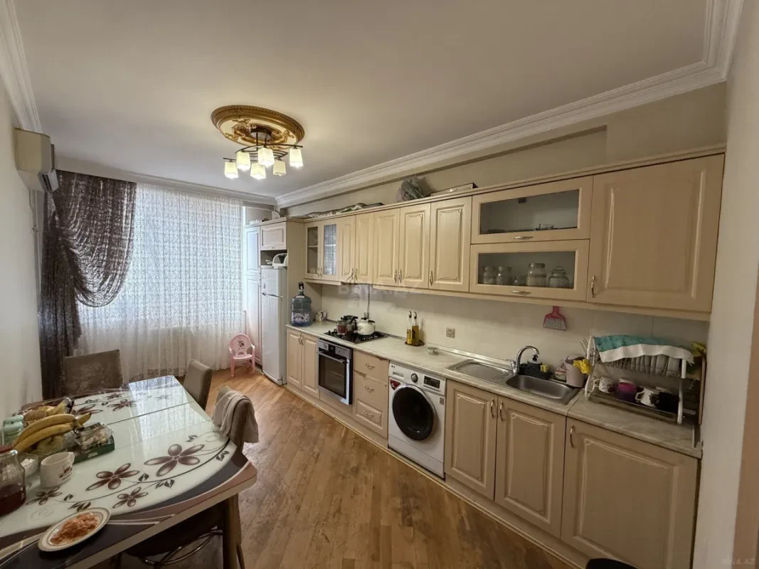 Satılır 4 otaqlı mənzil 133 m²