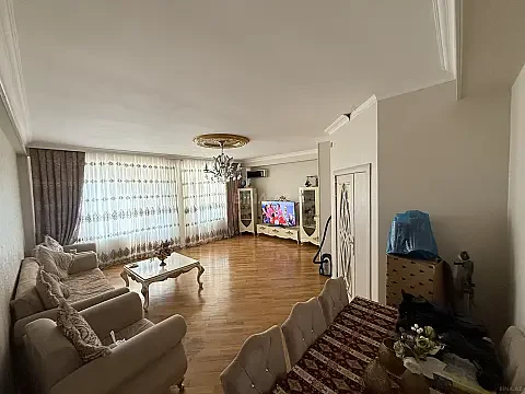 Satılır 4 otaqlı mənzil 133 m²