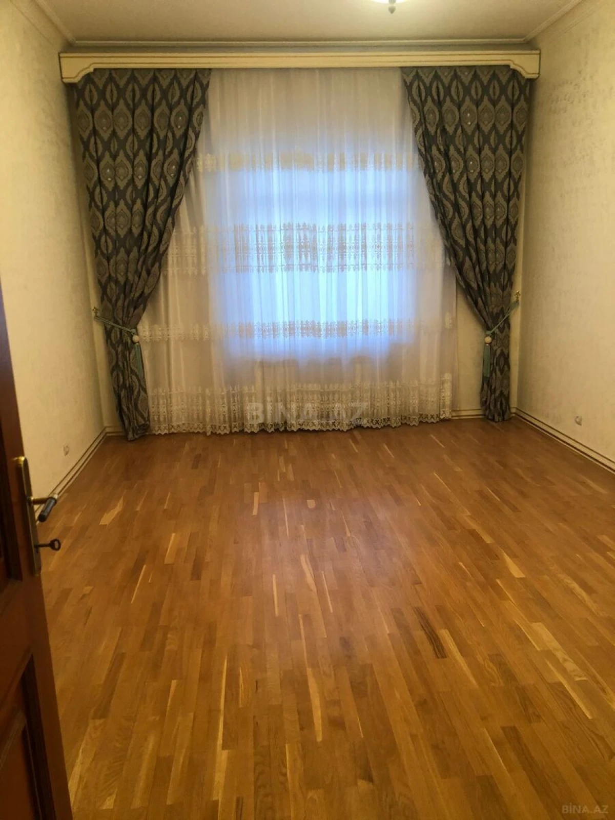 Kirayə verilir obyekt 400 m²