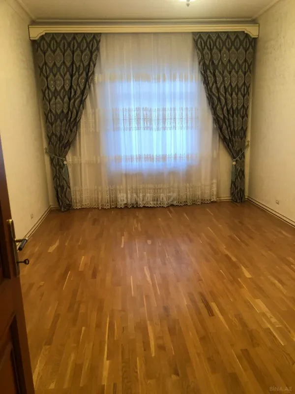 Kirayə verilir obyekt 400 m²