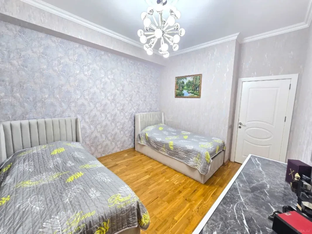 Satılır 3 otaqlı mənzil 120 m²