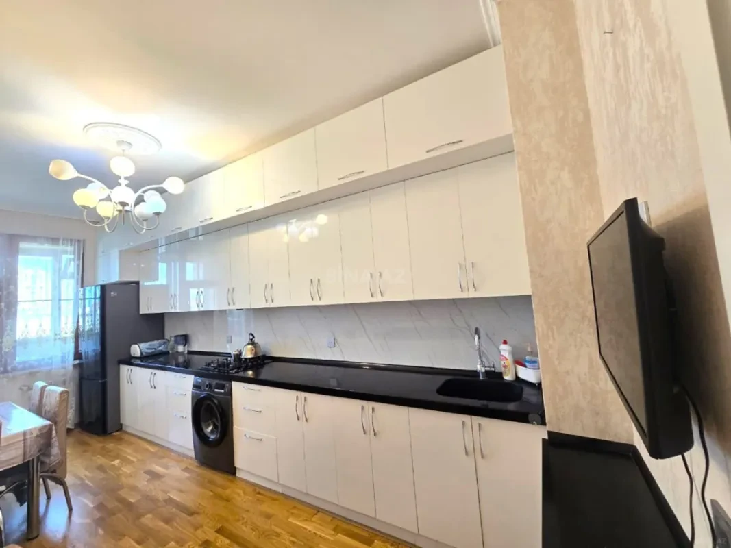 Satılır 3 otaqlı mənzil 120 m²