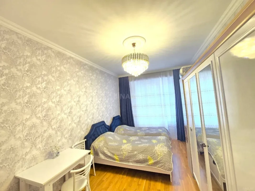 Satılır 3 otaqlı mənzil 120 m²