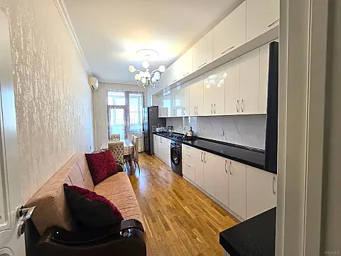 Satılır 3 otaqlı mənzil 120 m²