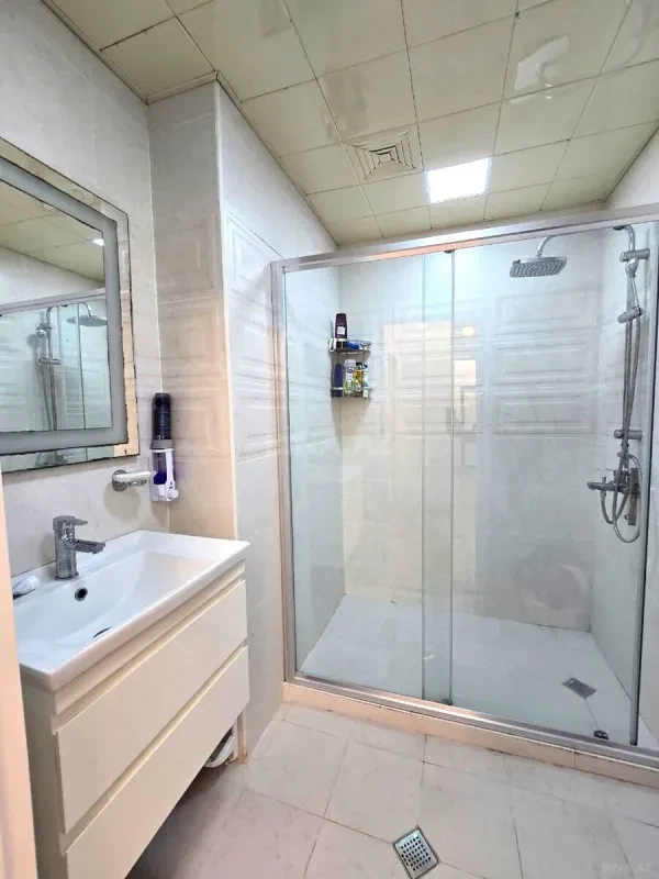 Satılır 3 otaqlı mənzil 120 m²