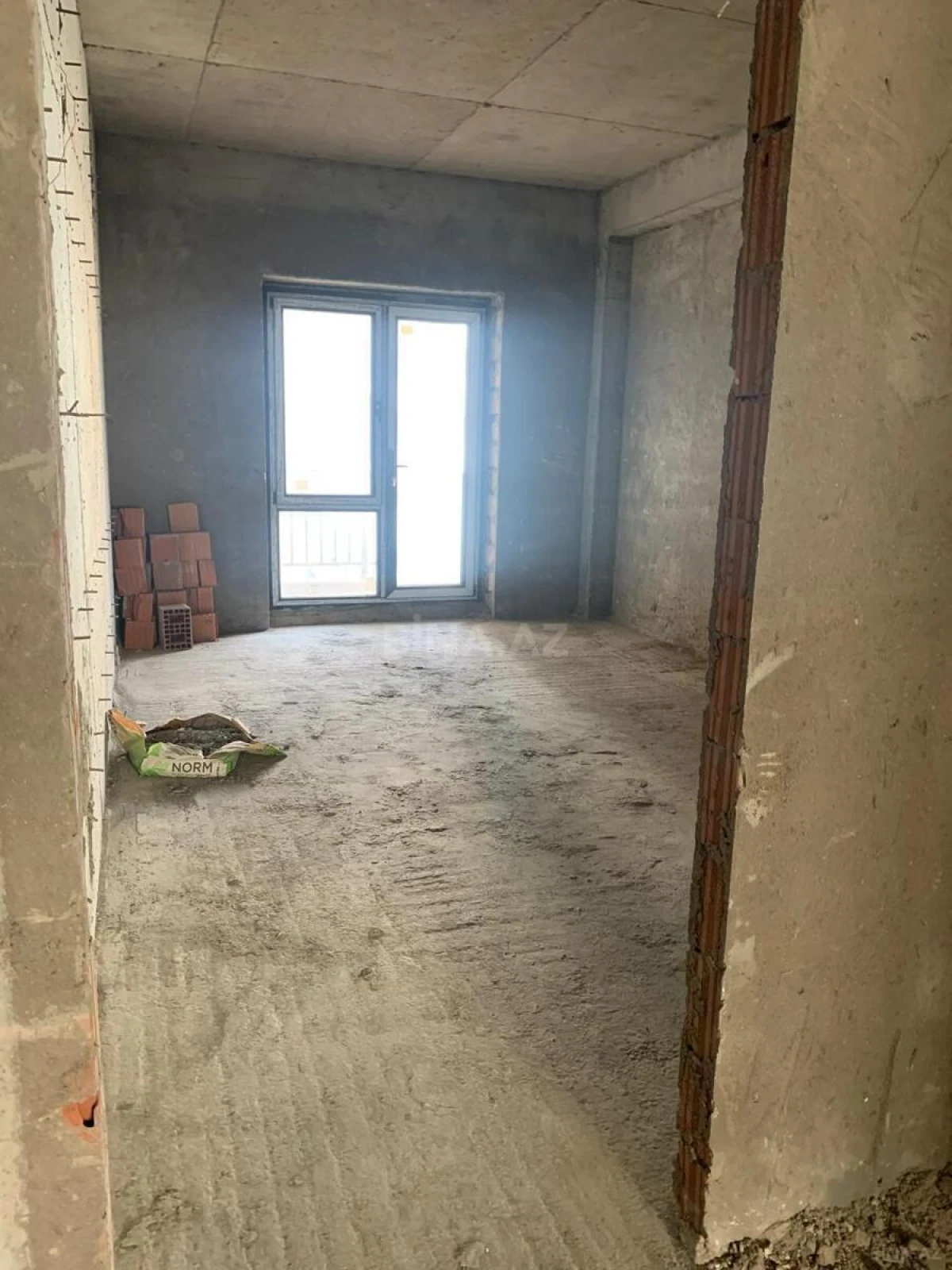 Satılır 3 otaqlı mənzil 120 m²