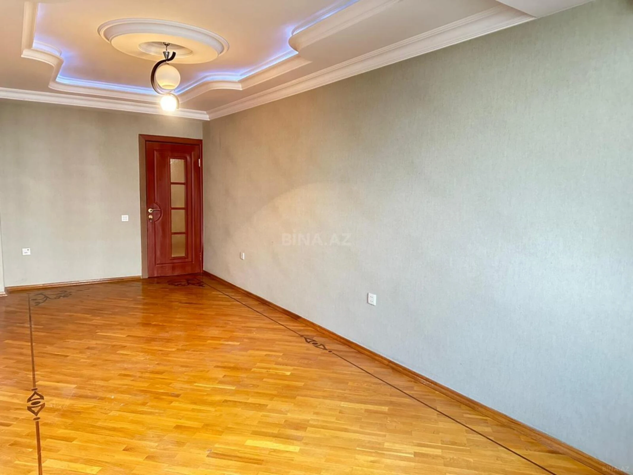 Satılır 2 otaqlı mənzil 80 m²