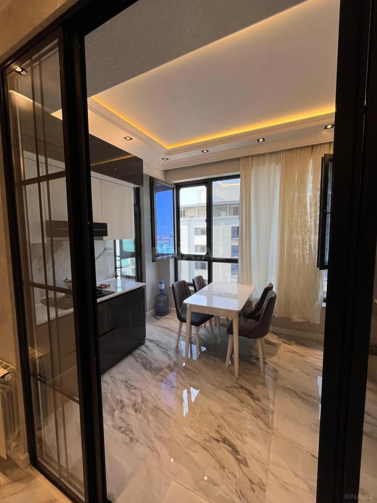 Kirayə verilir 3 otaqlı mənzil 110 m²
