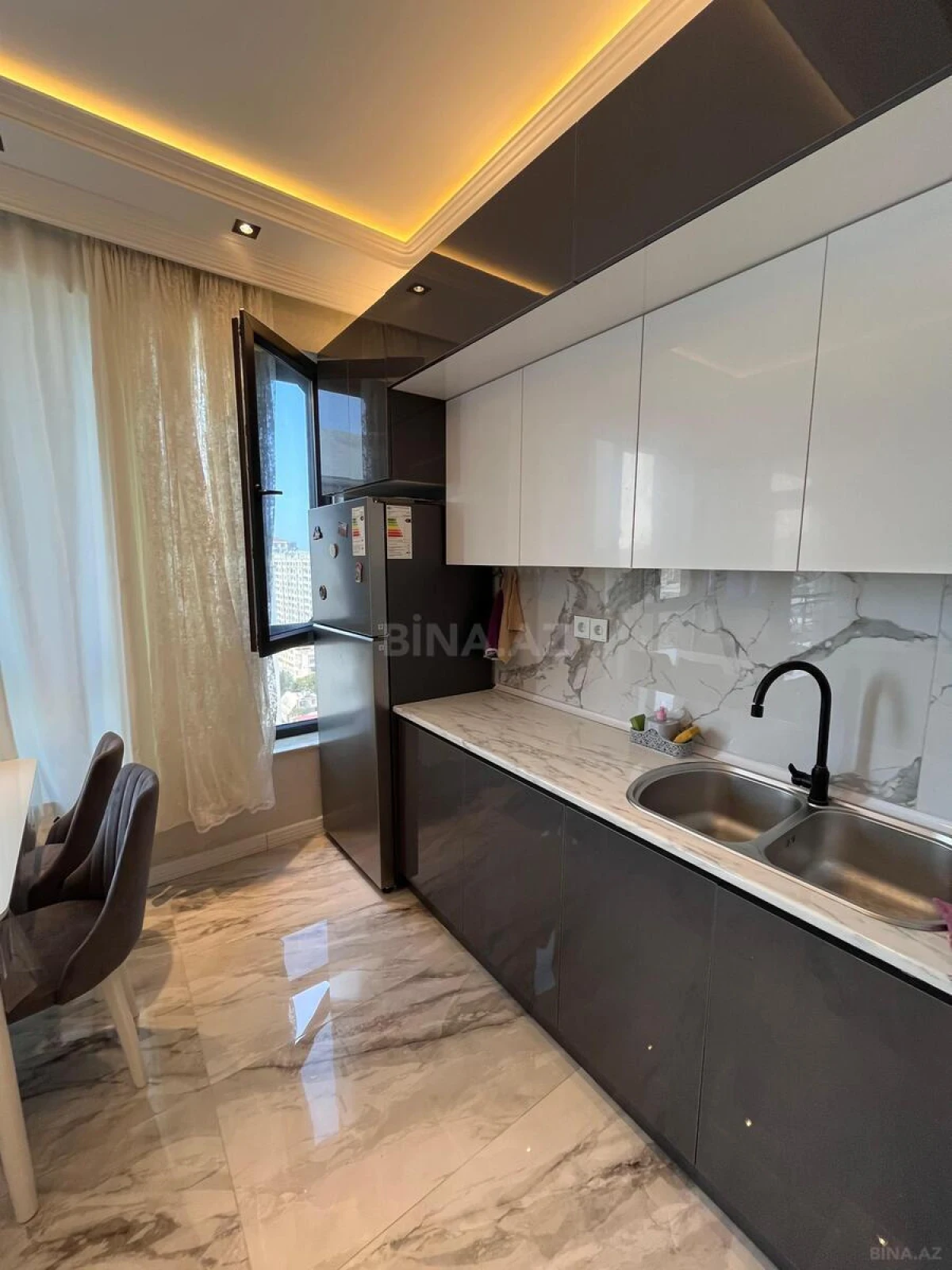 Kirayə verilir 3 otaqlı mənzil 110 m²