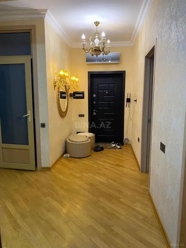 Satılır 3 otaqlı mənzil 120 m²