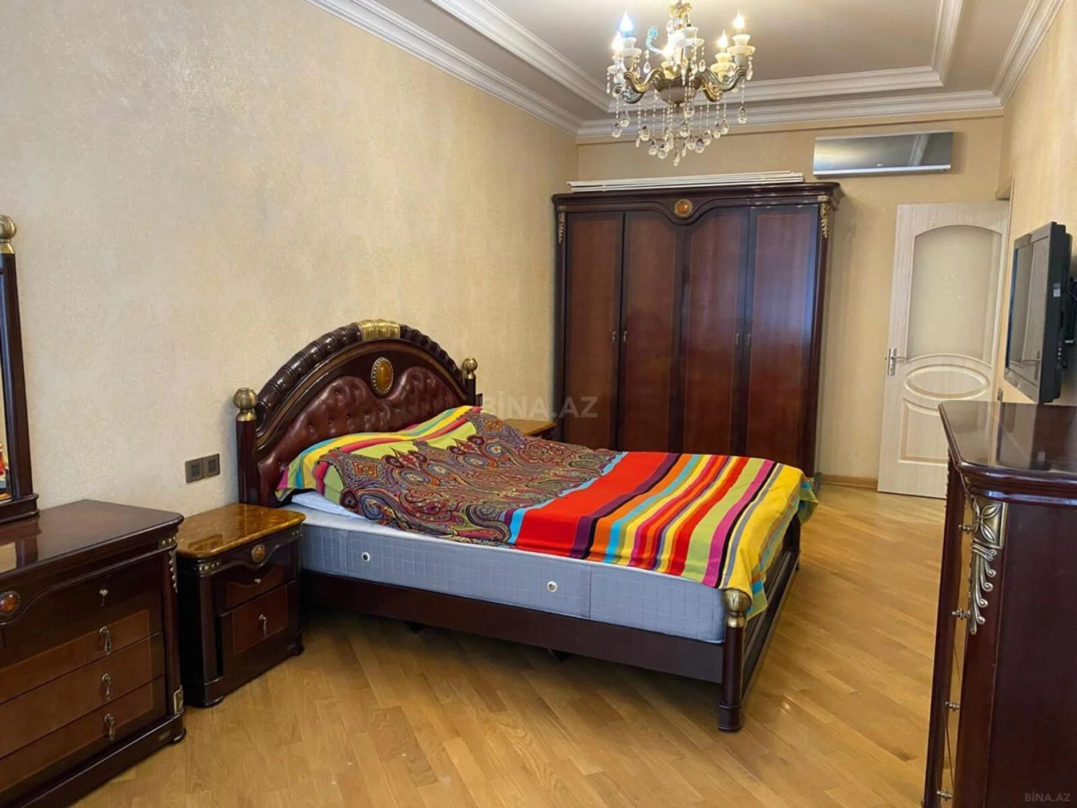 Satılır 3 otaqlı mənzil 120 m²