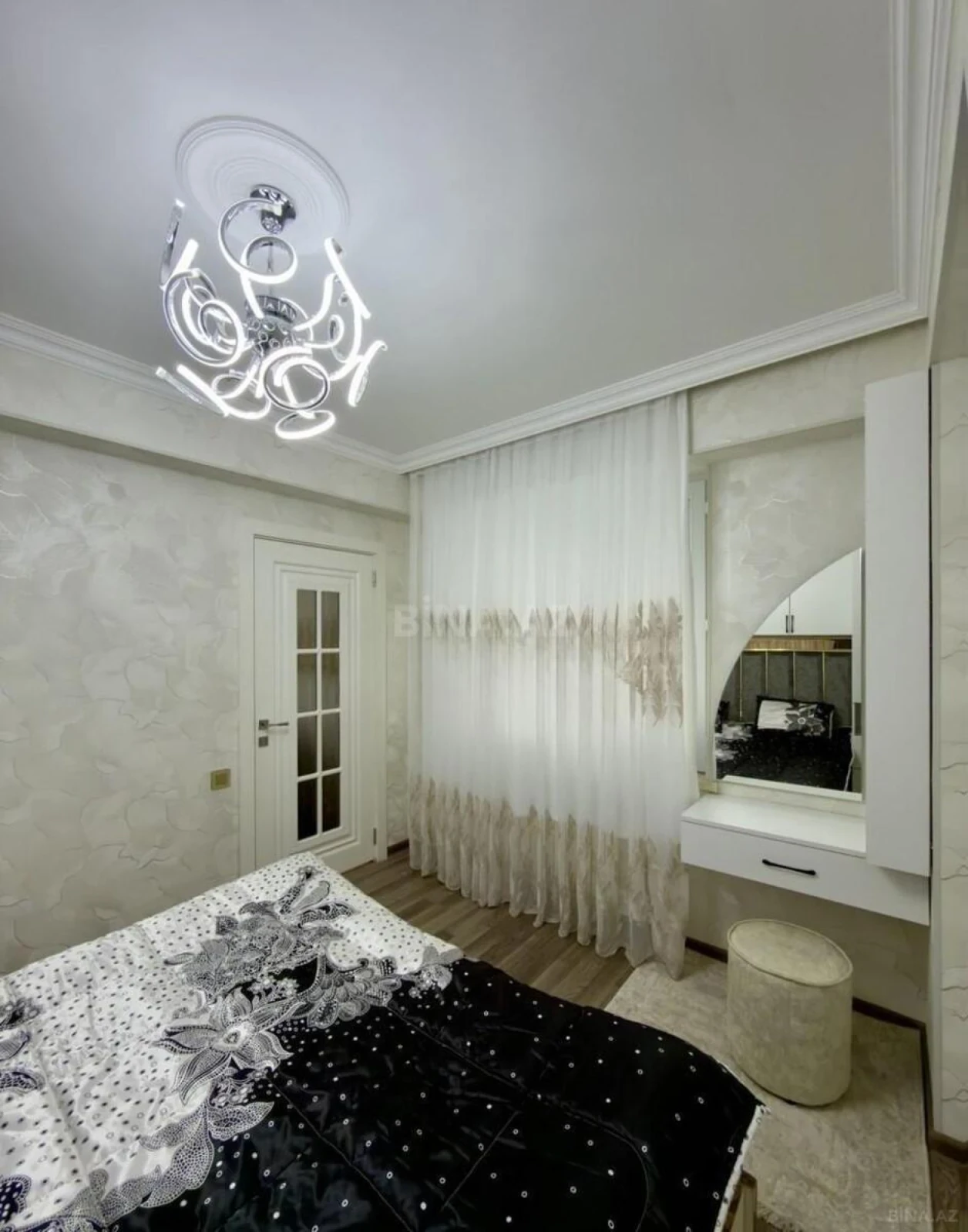 Satılır 3 otaqlı mənzil 82 m²