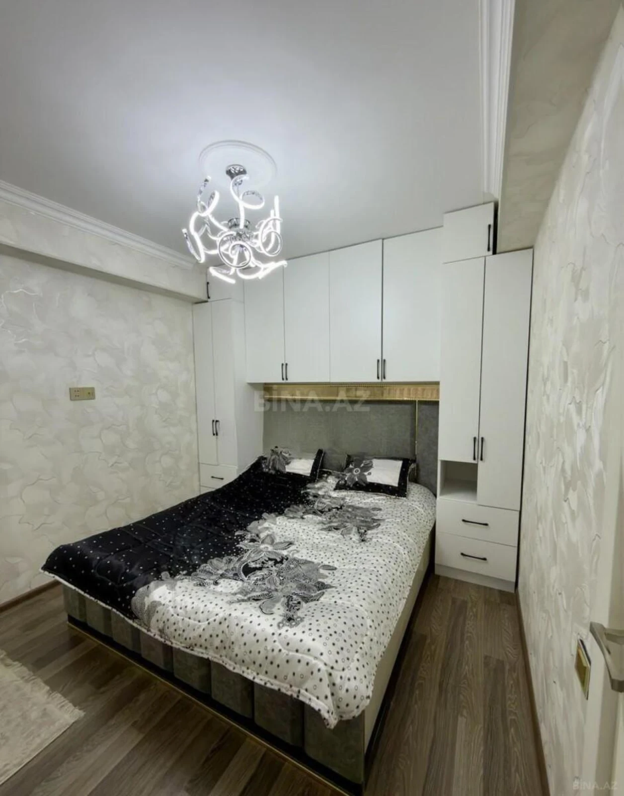 Satılır 3 otaqlı mənzil 82 m²