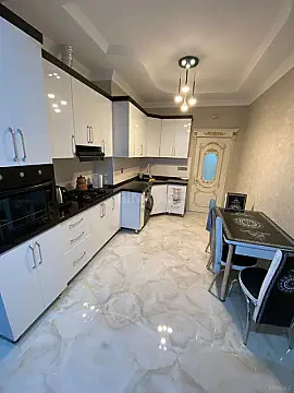 Kirayə verilir 3 otaqlı mənzil 116 m²