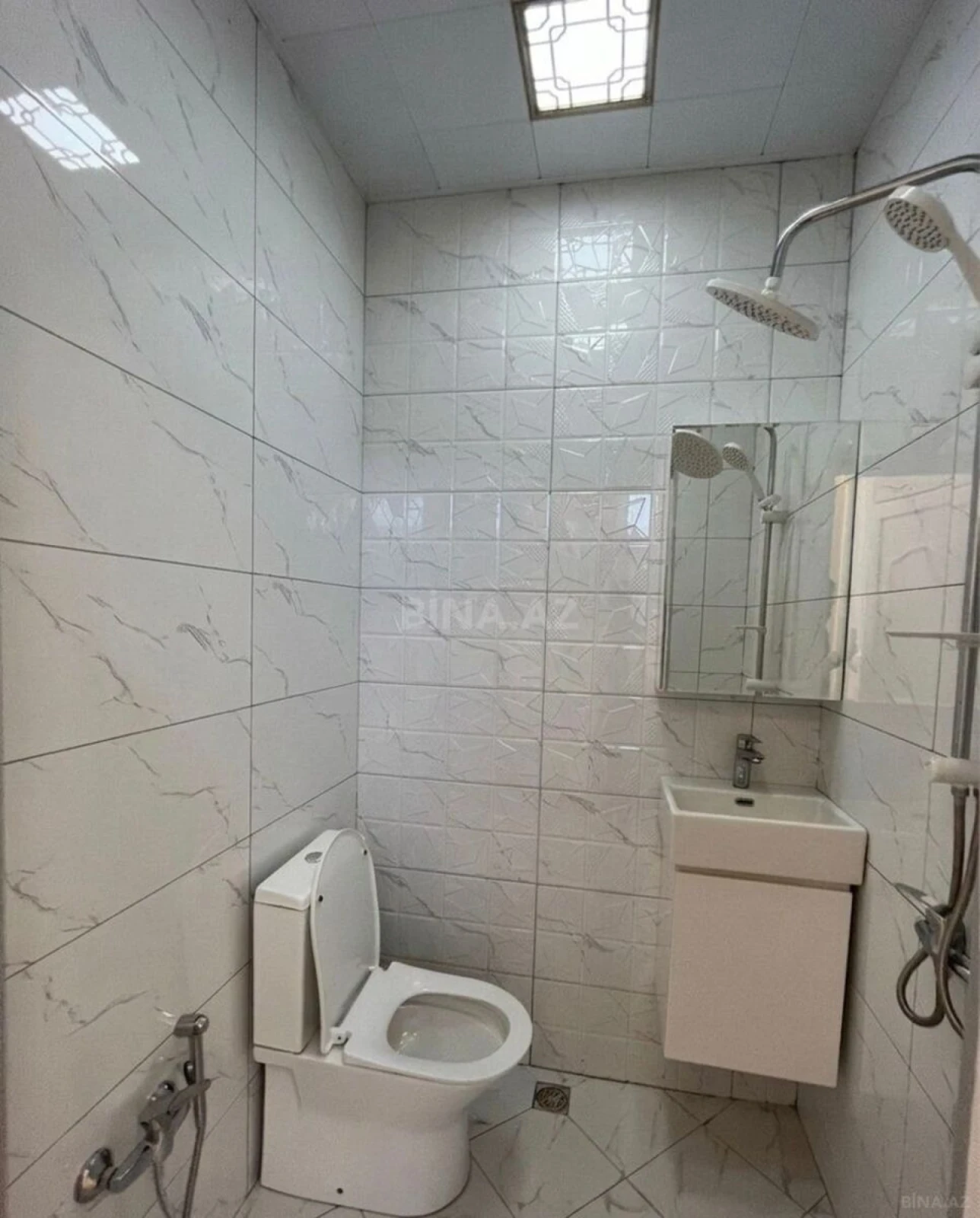 Satılır 4 otaqlı həyət evi 250 m²