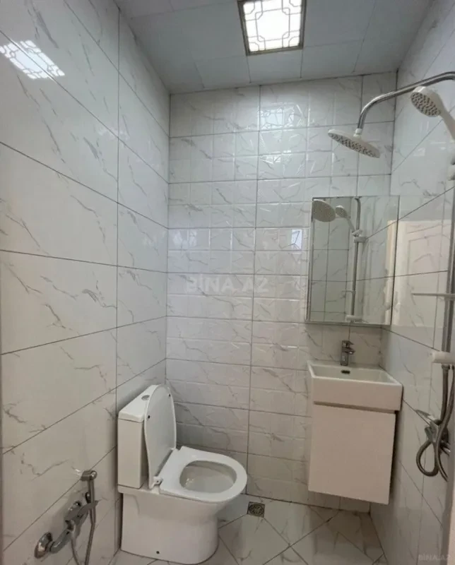 Satılır 4 otaqlı həyət evi 250 m²