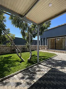 Satılır 4 otaqlı həyət evi 250 m²