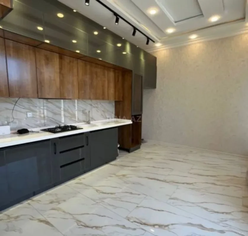 Satılır 4 otaqlı həyət evi 250 m²
