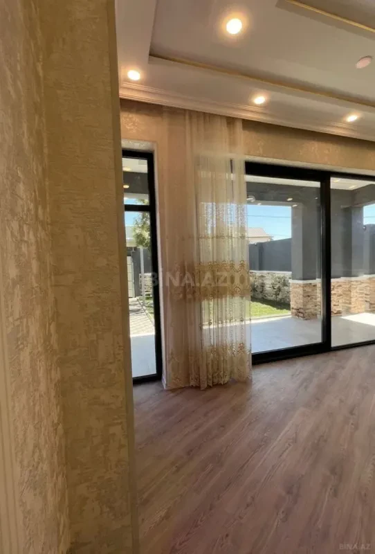 Satılır 4 otaqlı həyət evi 250 m²