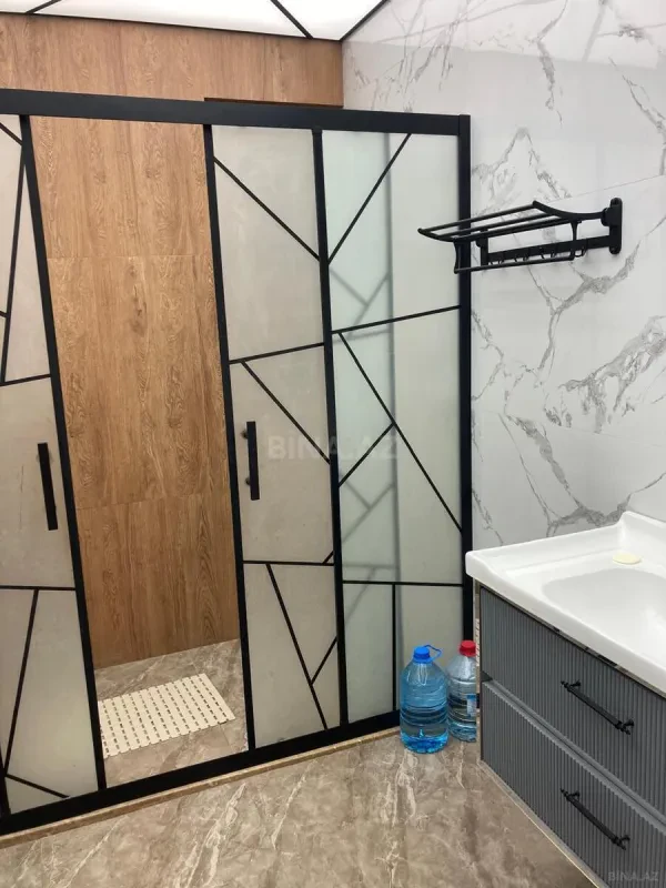 Kirayə verilir 3 otaqlı mənzil 142 m²
