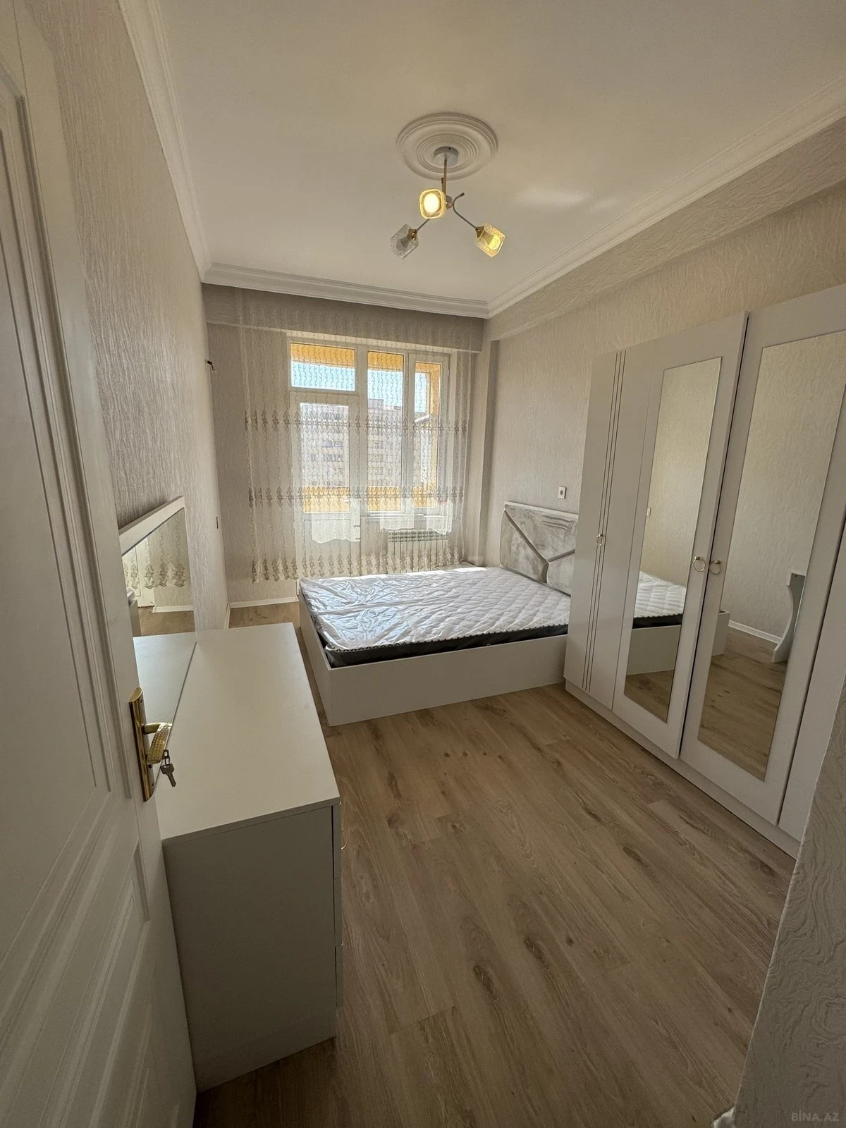 Kirayə verilir 2 otaqlı mənzil 58 m²