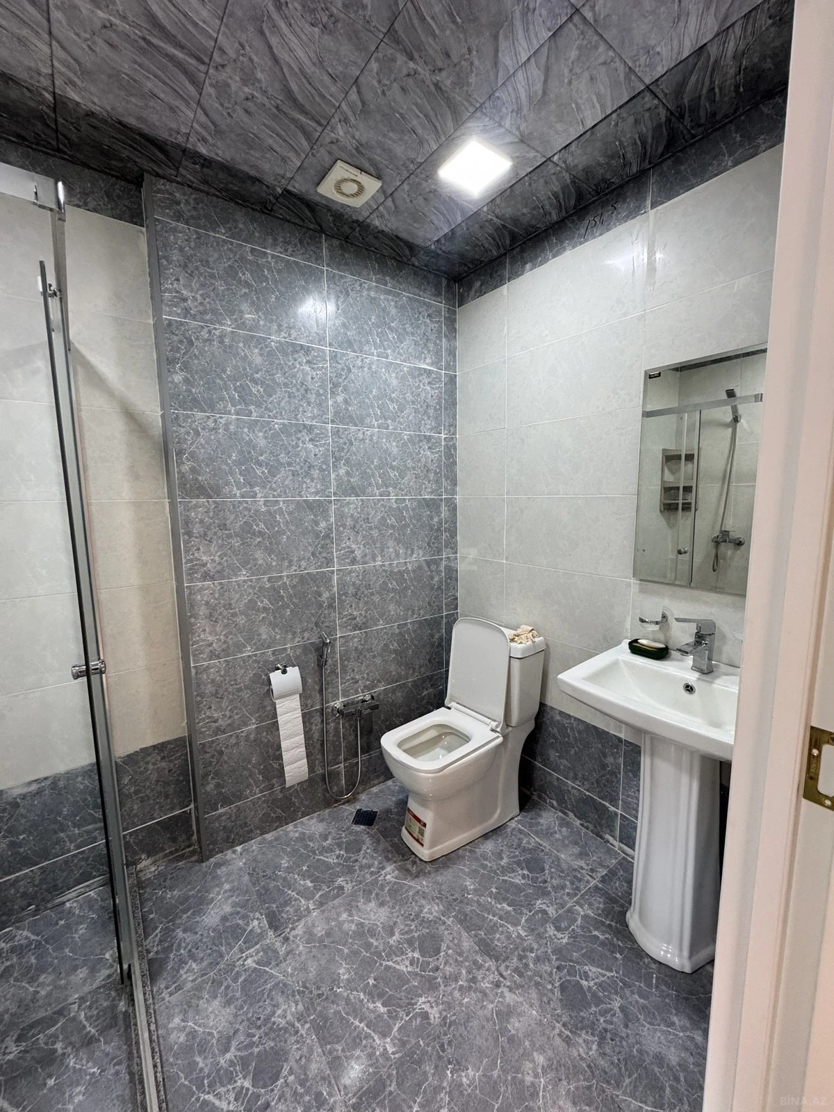 Kirayə verilir 2 otaqlı mənzil 58 m²