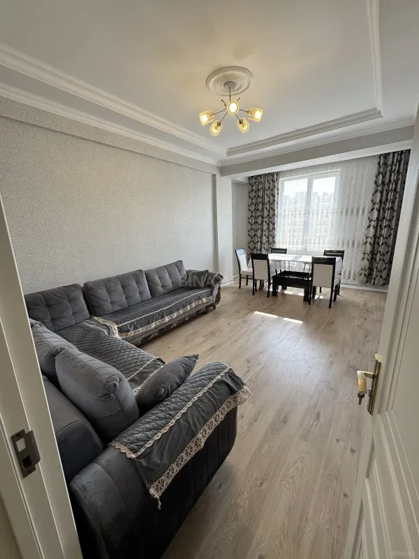Kirayə verilir 2 otaqlı mənzil 58 m²