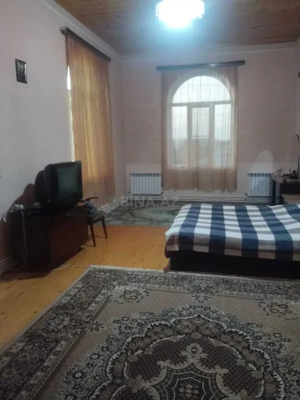 Satılır 4 otaqlı həyət evi 180 m²