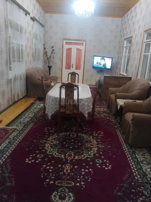 Satılır 4 otaqlı həyət evi 180 m²