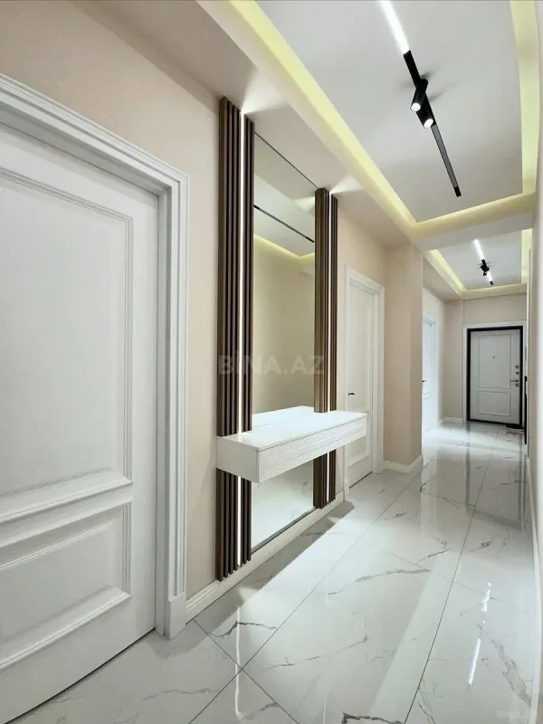 Satılır 3 otaqlı mənzil 125 m²