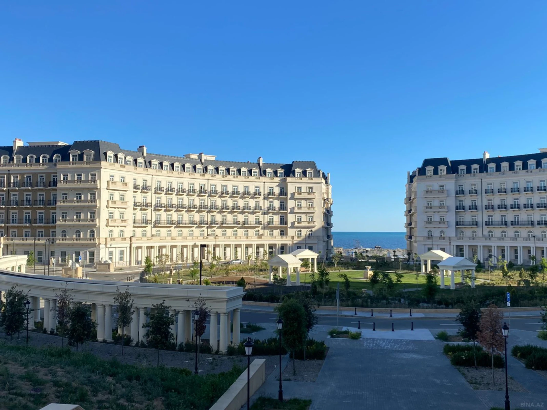 Satılır 3 otaqlı mənzil 110 m²