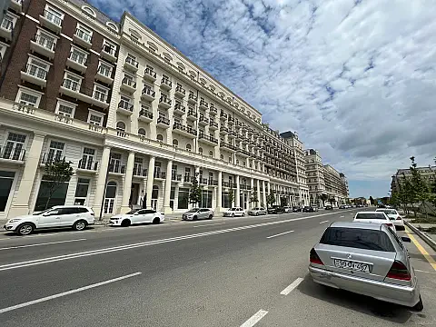 Satılır 3 otaqlı mənzil 110 m²