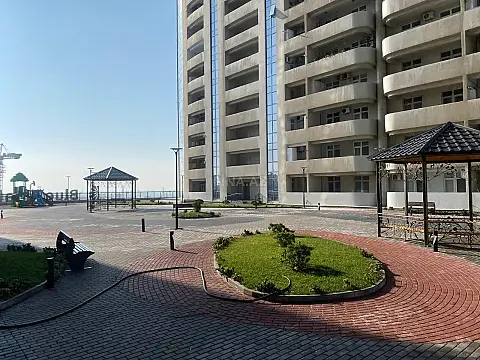 Satılır 1 otaqlı mənzil 78 m²