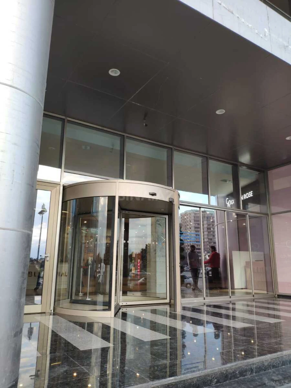 Satılır 1 otaqlı mənzil 78 m²