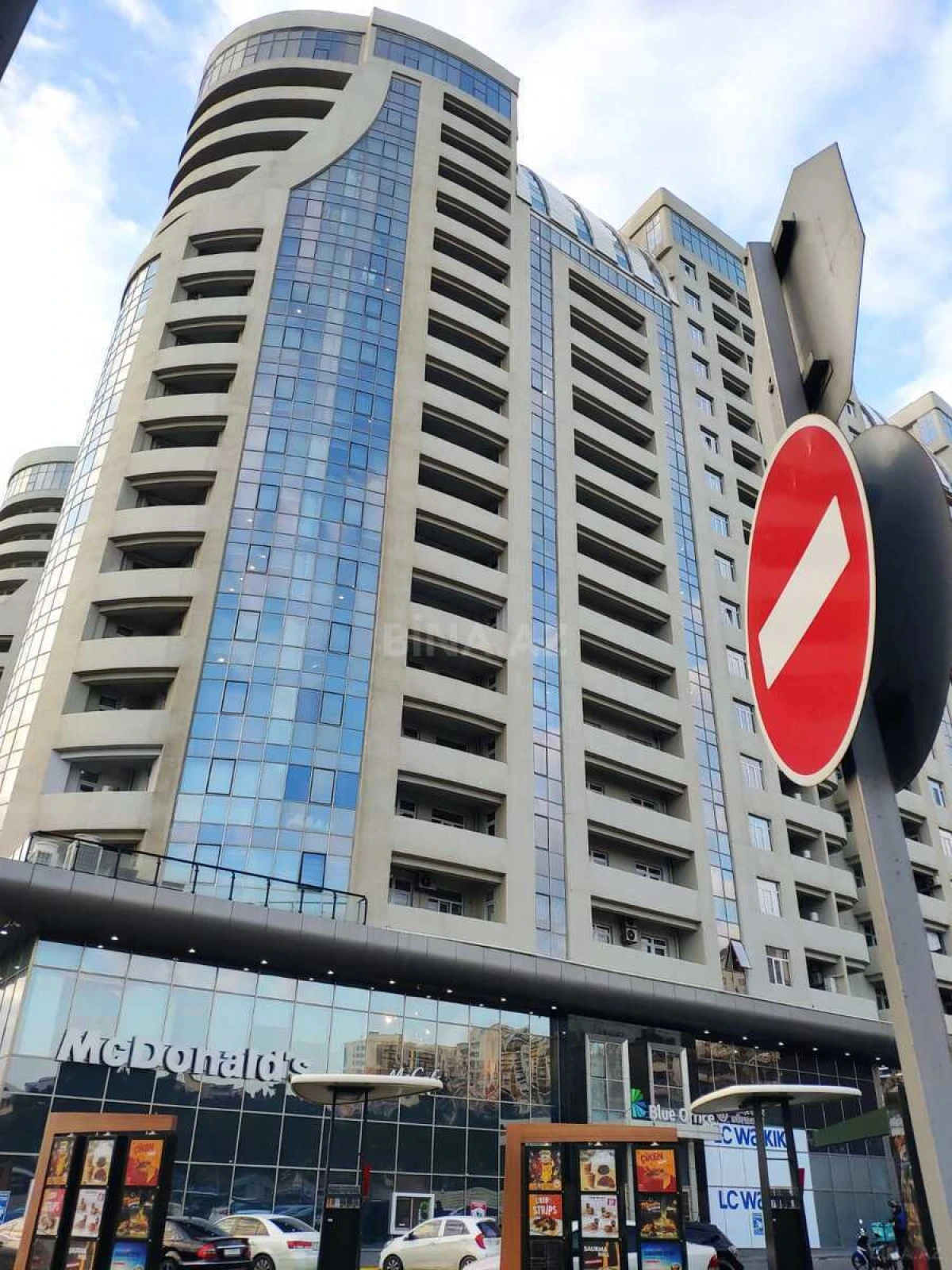 Satılır 1 otaqlı mənzil 78 m²