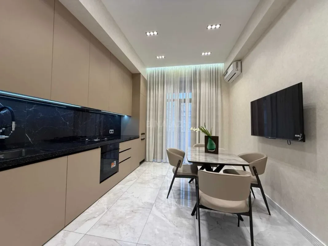 Kirayə verilir 2 otaqlı mənzil 100 m²