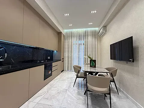 Kirayə verilir 2 otaqlı mənzil 100 m²