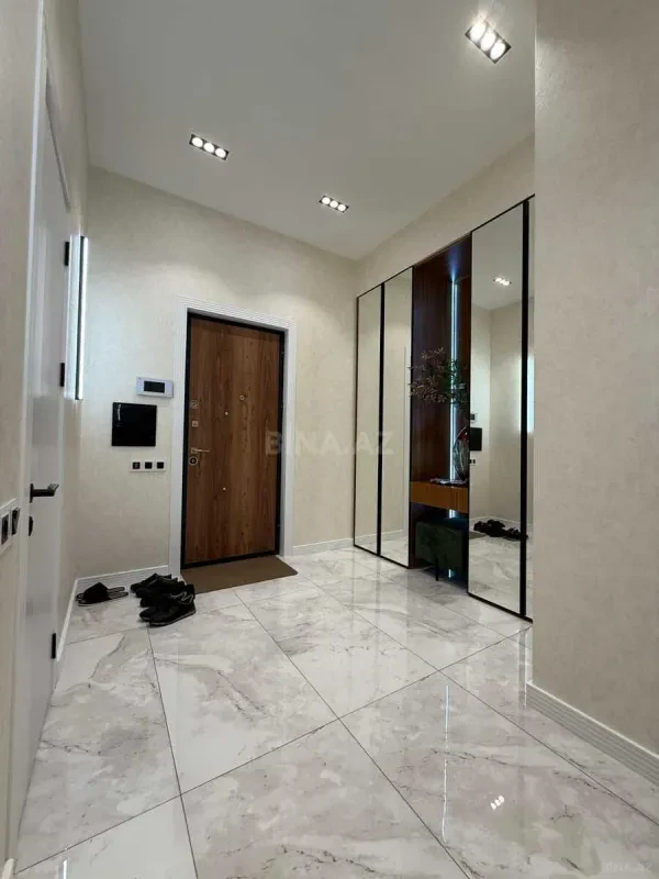 Kirayə verilir 2 otaqlı mənzil 100 m²