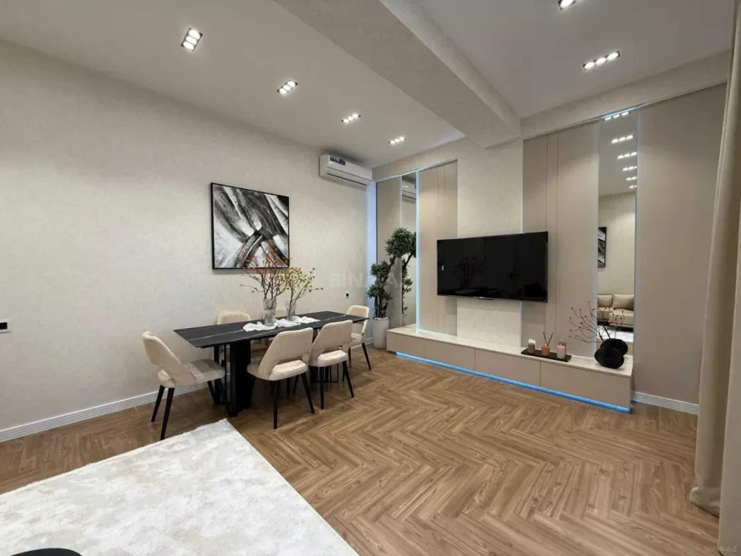 Kirayə verilir 2 otaqlı mənzil 100 m²