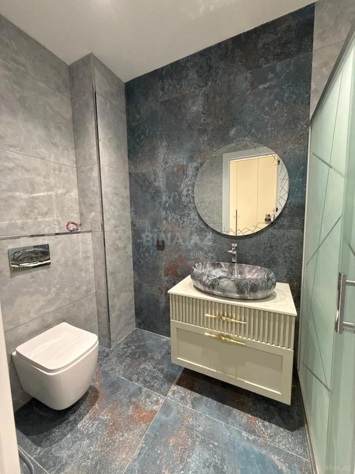 Satılır 3 otaqlı mənzil 97 m²