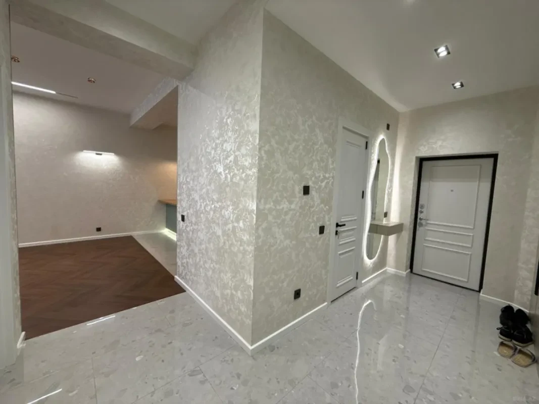 Satılır 3 otaqlı mənzil 97 m²
