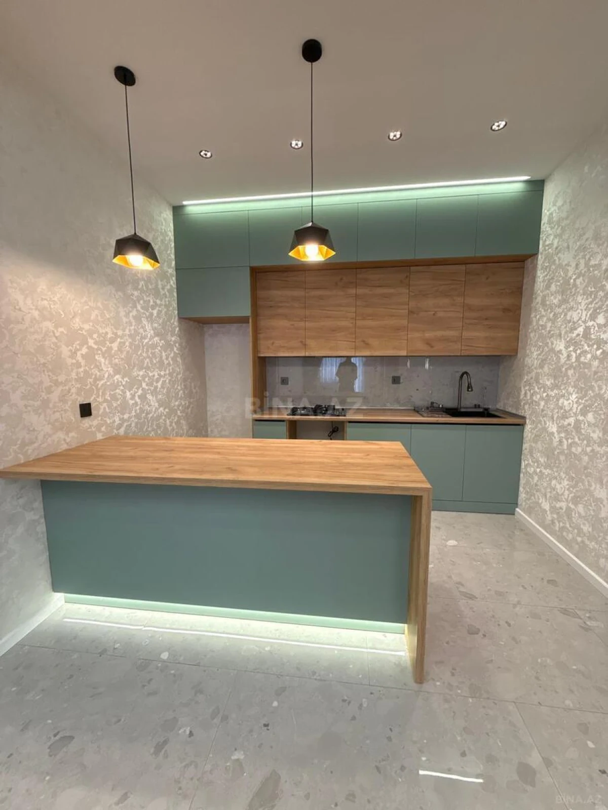 Satılır 3 otaqlı mənzil 97 m²