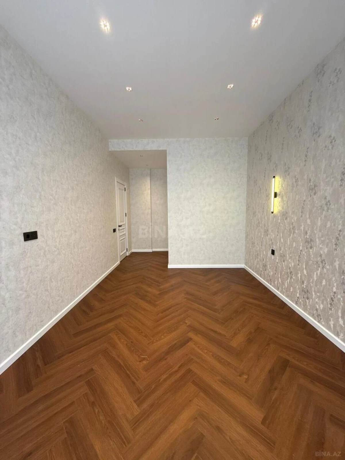 Satılır 3 otaqlı mənzil 97 m²