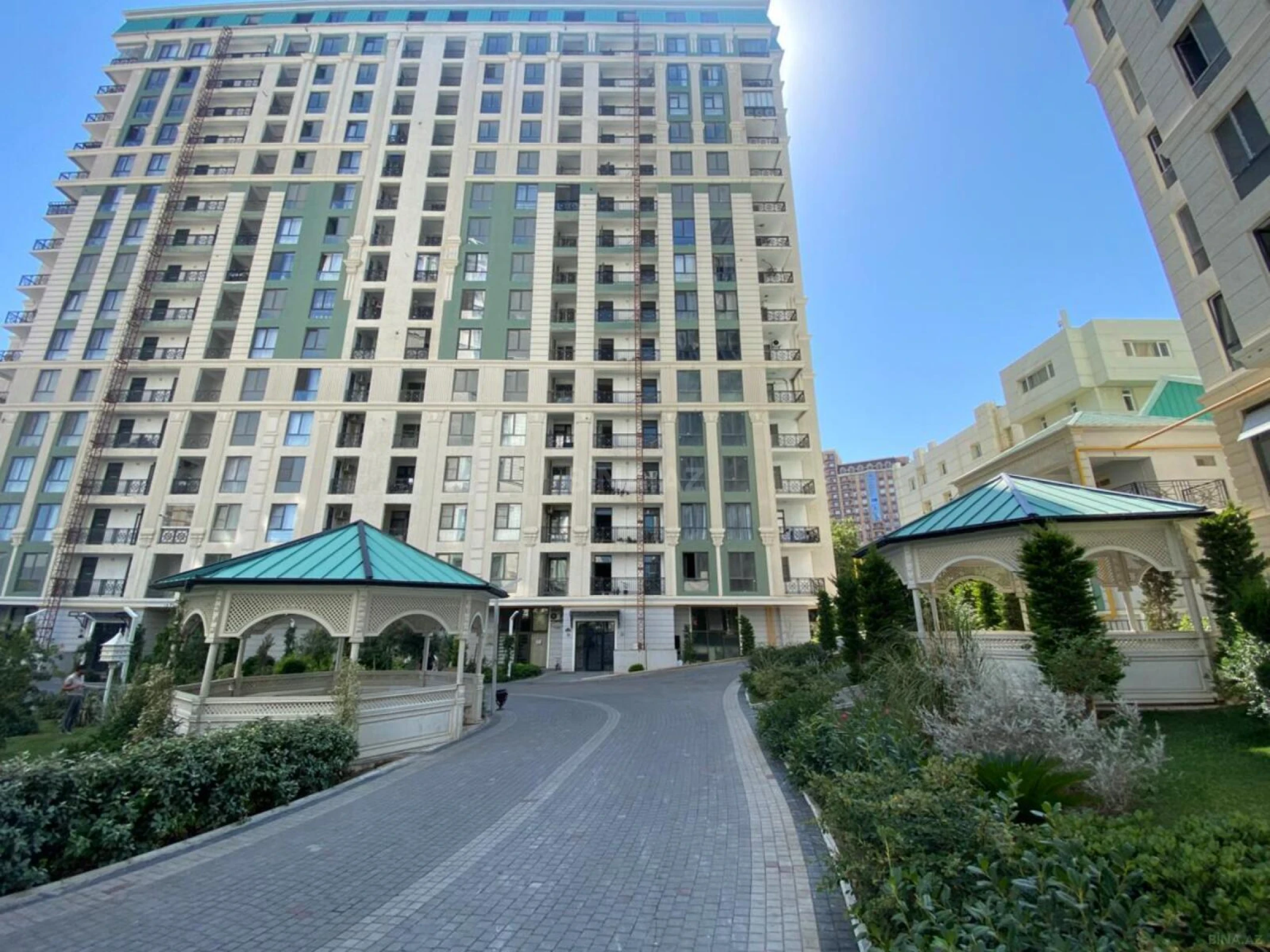 Satılır 3 otaqlı mənzil 97 m²