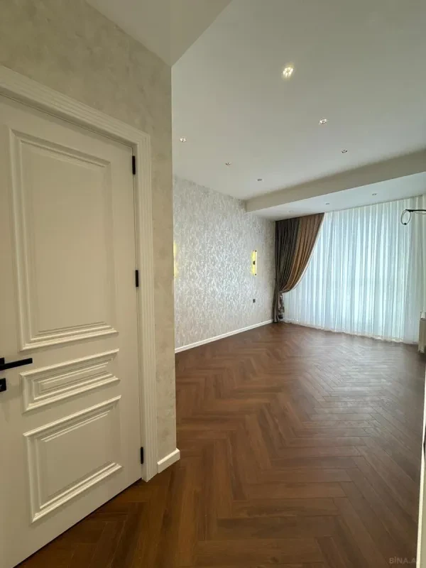 Satılır 3 otaqlı mənzil 97 m²