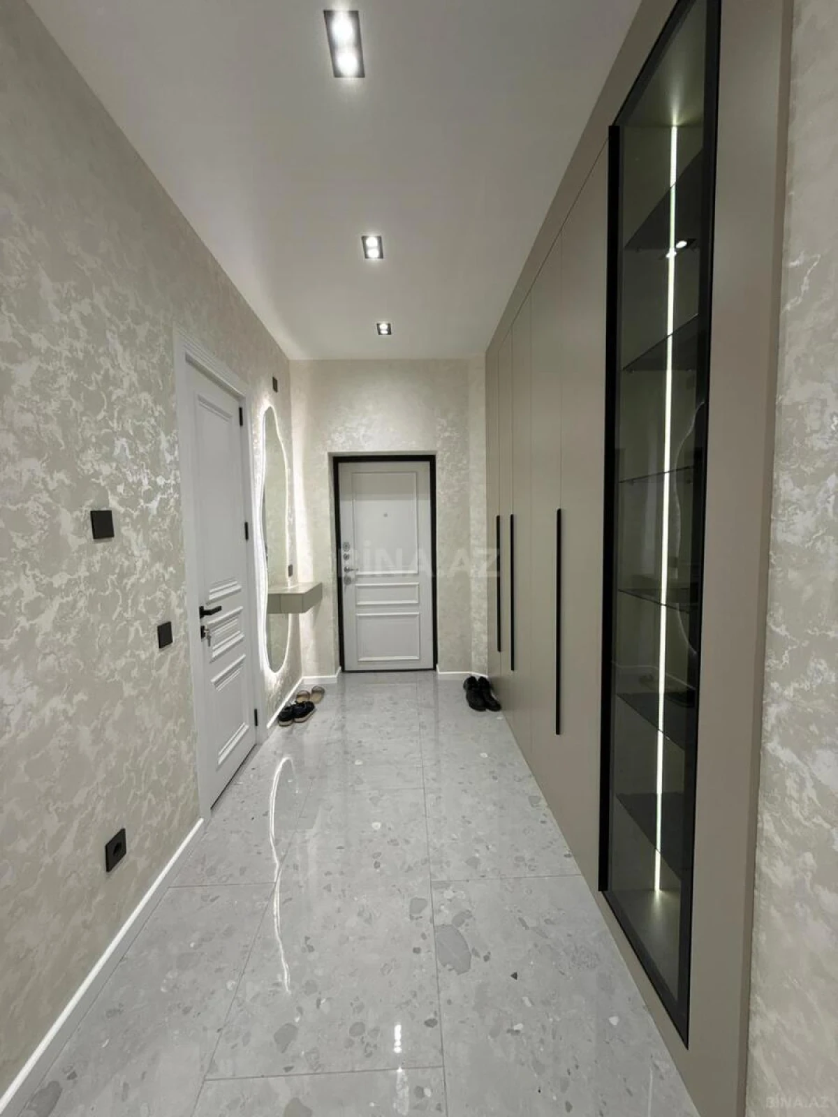 Satılır 3 otaqlı mənzil 97 m²