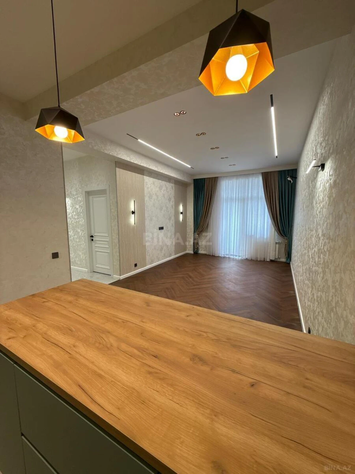 Satılır 3 otaqlı mənzil 97 m²