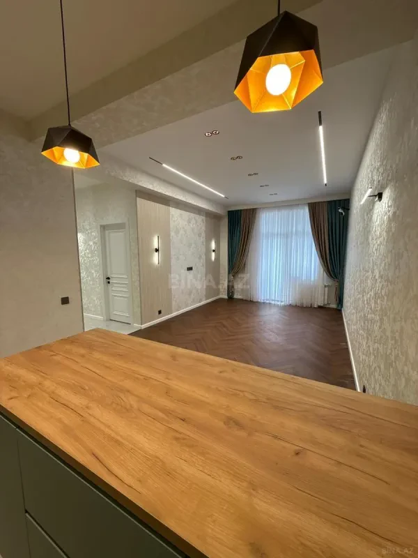 Satılır 3 otaqlı mənzil 97 m²
